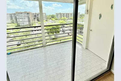 1300 Saint Charles Place #706, Pembroke Pines, FL 33026 - Photo 16