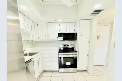 1300 Saint Charles Place #706, Pembroke Pines, FL 33026 - Photo 6