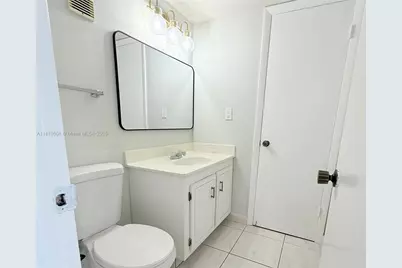 1300 Saint Charles Place #706, Pembroke Pines, FL 33026 - Photo 4
