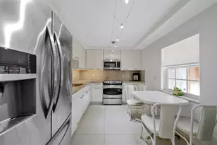 3611 Oaks Clubhouse Dr, Pompano Beach, FL 33069 - Photo 14