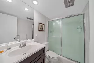 3611 Oaks Clubhouse Dr, Pompano Beach, FL 33069 - Photo 20