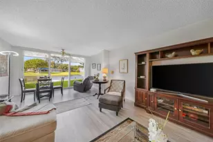 3611 Oaks Clubhouse Dr, Pompano Beach, FL 33069 - Photo 10