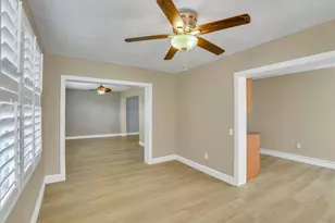 10270 NW 24th Ct, Sunrise, FL 33322 - Photo 14