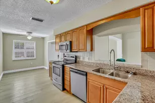 10270 NW 24th Ct, Sunrise, FL 33322 - Photo 12