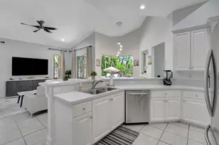 13709 Columbine Ave, Wellington, FL 33414 - Photo 12