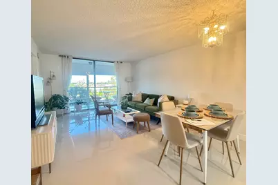 4640 Lucerne Lakes Boulevard W #402, Lake Worth, FL 33467 - Photo 8