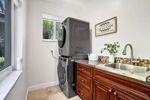 1163 Camellia Cir, Weston, FL 33326 - Photo 44