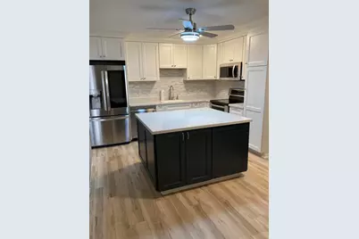 303 SE Castle Court SE #3-C, Port Saint Lucie, FL 34952 - Photo 2