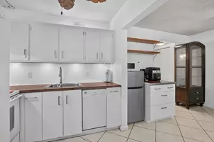 290 Oakridge Q, Deerfield Beach, FL 33442 - Photo 10