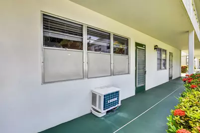 290 Oakridge Q #290, Deerfield Beach, FL 33442 - Photo 2