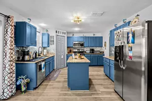 813 Evernia St, Sebastian, FL 32958 - Photo 2
