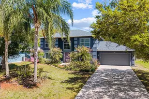 813 Evernia St, Sebastian, FL 32958 - Photo 4