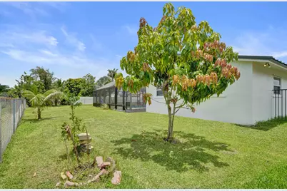 1852 NW 82nd Avenue, Coral Springs, FL 33071 - Photo 68