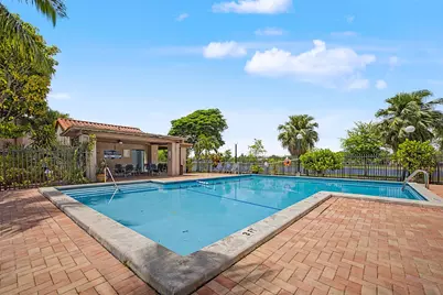 240 W Park Drive #201-4, Miami, FL 33172 - Photo 14