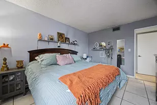 240 W Park Dr, Miami, FL 33172 - Photo 10