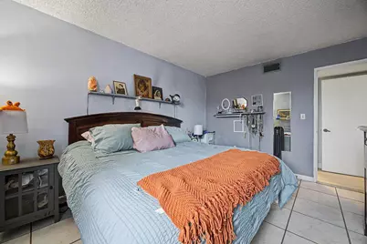 240 W Park Drive #201-4, Miami, FL 33172 - Photo 10