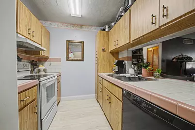 240 W Park Drive #201-4, Miami, FL 33172 - Photo 6