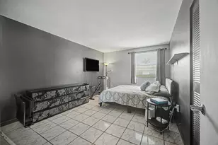 240 W Park Dr, Miami, FL 33172 - Photo 12