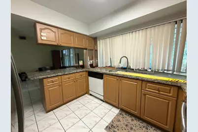 2000 NW 70th Lane, Margate, FL 33063 - Photo 6