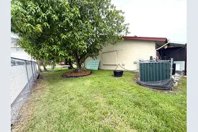 2000 NW 70th Lane, Margate, FL 33063 - Photo 10