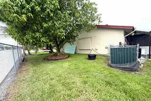 2000 NW 70th Ln, Margate, FL 33063 - Photo 10