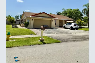 2000 NW 70th Lane, Margate, FL 33063 - Photo 2