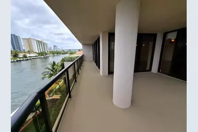 19667 Turnberry Way #4J, Aventura, FL 33180 - Photo 2
