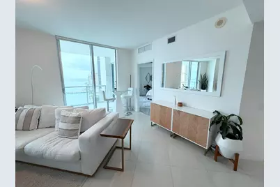 300 S Biscayne Boulevard #T-2208, Miami, FL 33131 - Photo 2