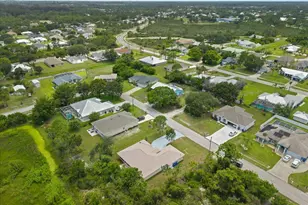 121 Miller Dr, Sebastian, FL 32958 - Photo 2