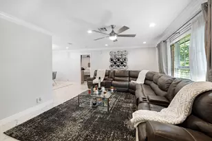 2045 Pinehurst Dr, West Palm Beach, FL 33407 - Photo 6