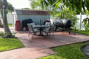 2045 Pinehurst Dr, West Palm Beach, FL 33407 - Photo 26