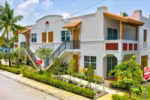 129 S K St, Lake Worth, FL 33460 - Photo 1