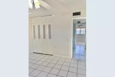 209 Oxford 200, West Palm Beach, FL 33417 - Photo 6
