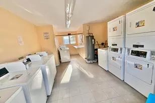 209 Oxford 200, West Palm Beach, FL 33417 - Photo 10
