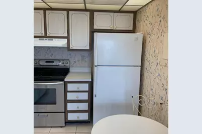 192 Flanders Drive, Delray Beach, FL 33484 - Photo 2