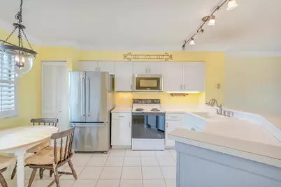 2334 S Cypress Bend Drive #602, Pompano Beach, FL 33069 - Photo 8