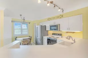 2334 S Cypress Bend Dr, Pompano Beach, FL 33069 - Photo 6