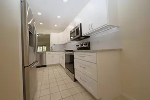 10187 Mangrove Dr, Boynton Beach, FL 33437 - Photo 6