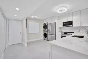 7146 Huntington Ln, Delray Beach, FL 33446 - Photo 2