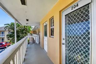 2111 NE 1st Ct, Boynton Beach, FL 33435 - Photo 6