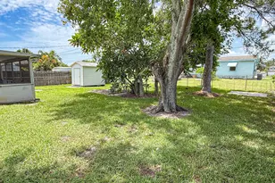 7430 Cocoanut Dr, Lake Worth, FL 33467 - Photo 14