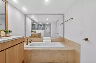 1717 N Bayshore Dr, Miami, FL 33132 - Photo 36