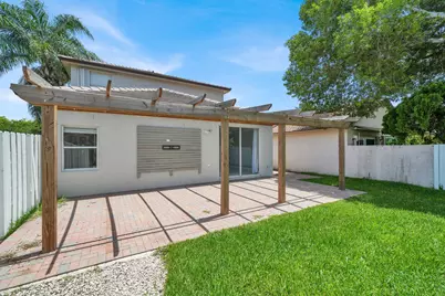 17021 NW 10th Street, Pembroke Pines, FL 33028 - Photo 32
