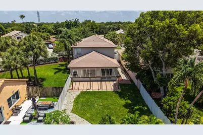 17021 NW 10th Street, Pembroke Pines, FL 33028 - Photo 36