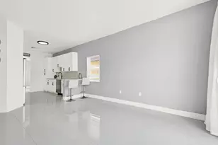 17021 NW 10th St, Pembroke Pines, FL 33028 - Photo 6