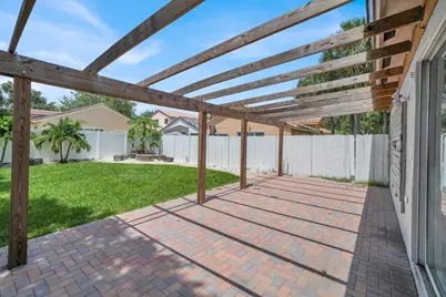 17021 NW 10th Street, Pembroke Pines, FL 33028 - Photo 38