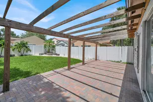 17021 NW 10th St, Pembroke Pines, FL 33028 - Photo 38