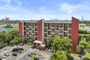 2200 S Cypress Bend Dr, Pompano Beach, FL 33069 - Photo 2