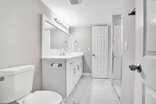 2200 S Cypress Bend Dr, Pompano Beach, FL 33069 - Photo 16