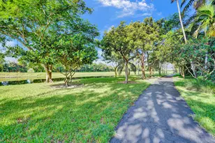 2200 S Cypress Bend Dr, Pompano Beach, FL 33069 - Photo 24